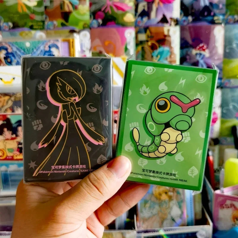 New Hot 64pcs/Set Ptcg Trading Card Sleeve Departure Theme Pikachu Lvysaur Shanaido Mewtwo Card Protection Cover Gift Toys ﻿